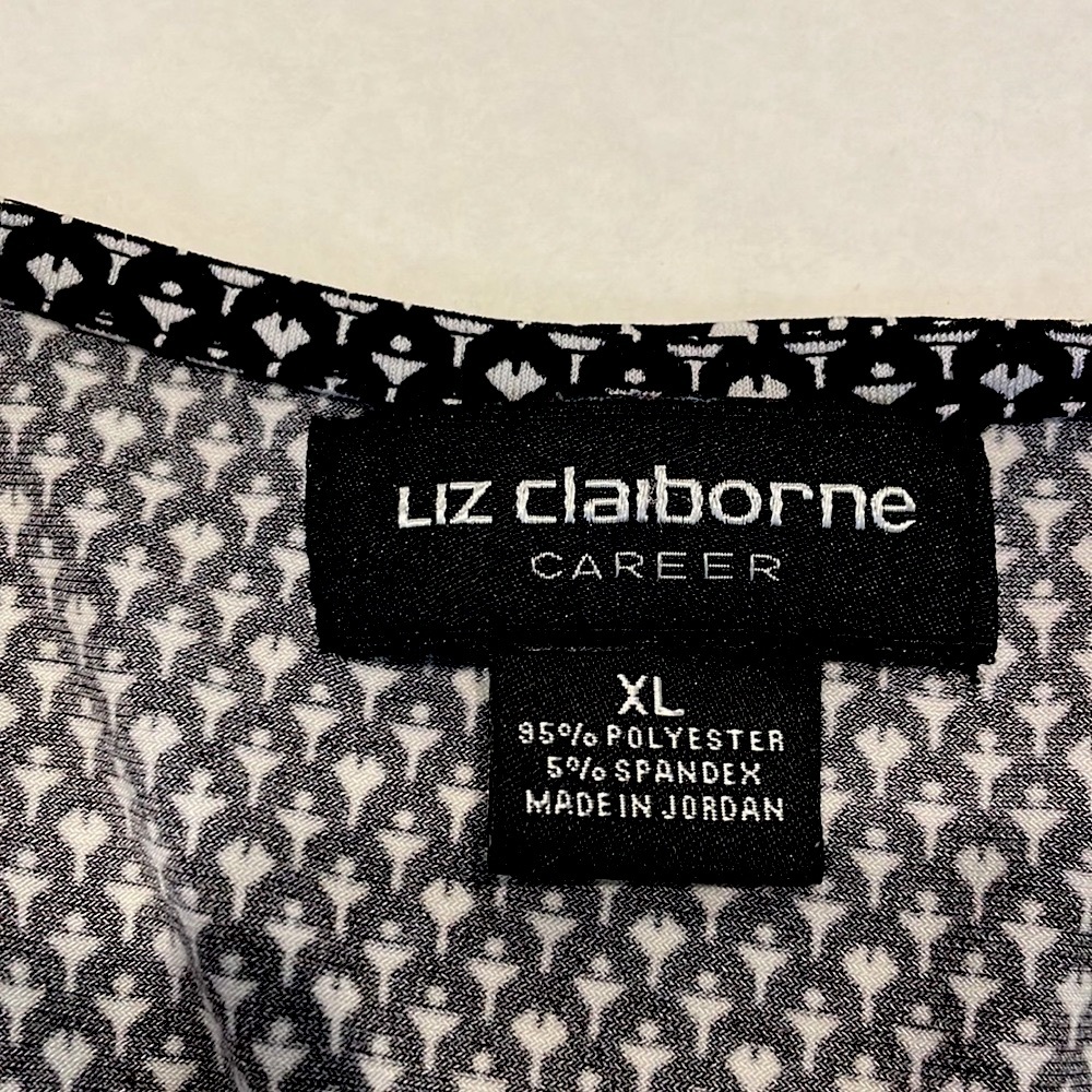 🌸Liz Claiborne Career Top Size XL Black White w/Gold Bar Liquid Knit EUC - Picture 4 of 4